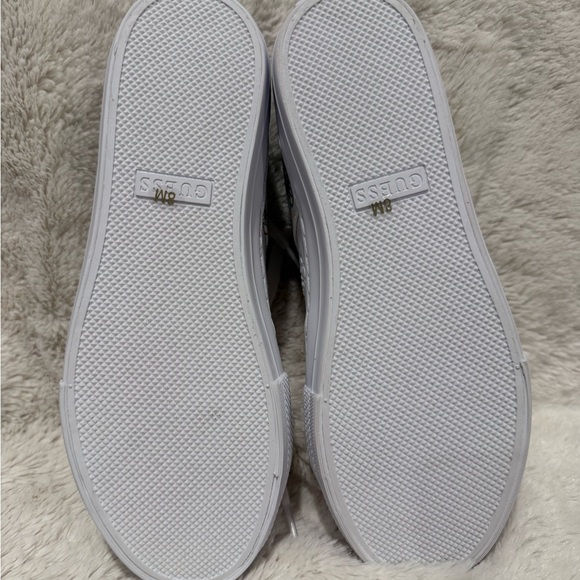 GUESS White & Peach Logo Sneakers | Chic Streetwear Baddie - Picture 4 of 4